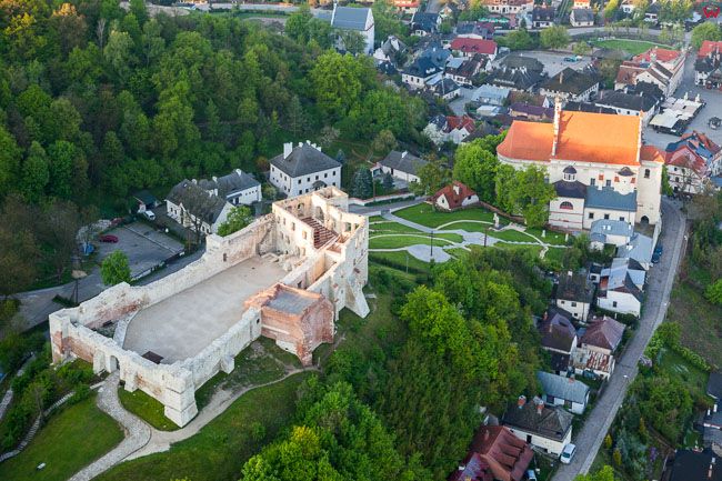 Kazimierz Dolny, ruiny zamku. EU, PL, Lubelskie.. Lotnicze.